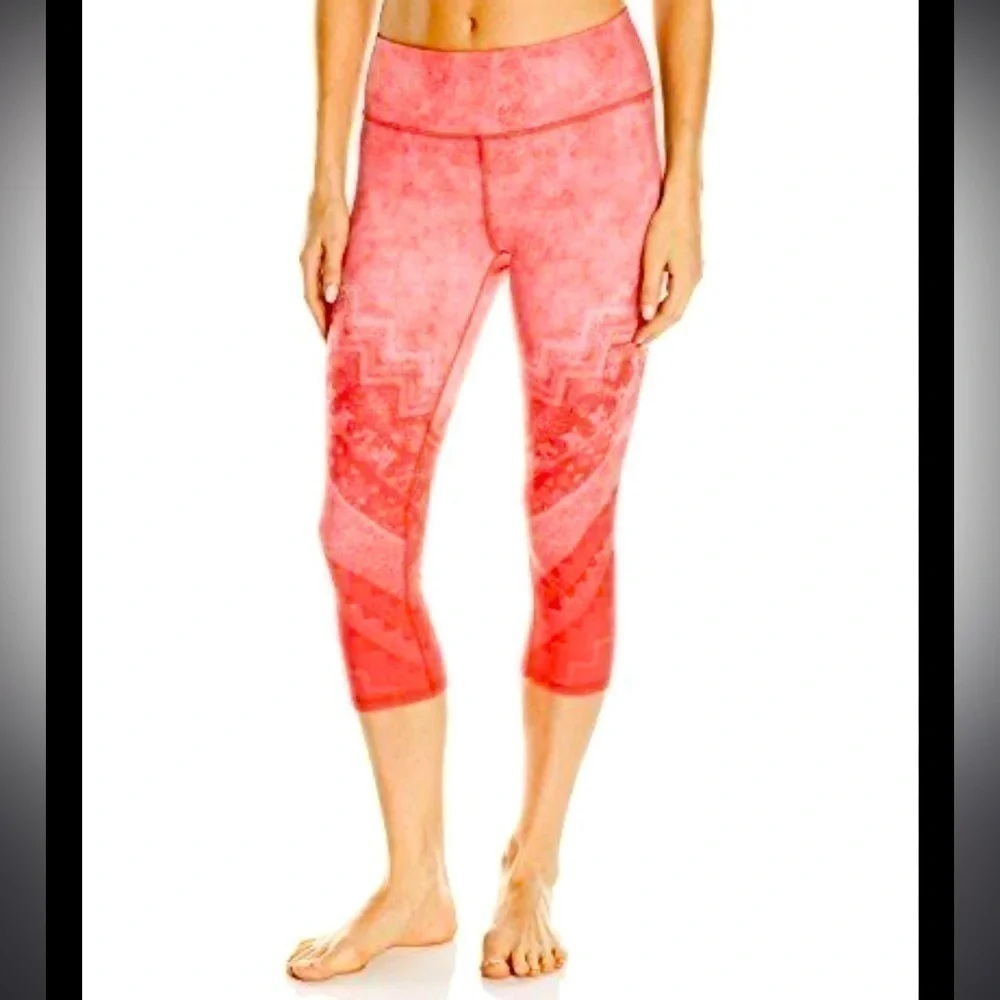 ALO Yoga Airbrush Poppy Gym Workout Capri Casbah Print Legging size Medium